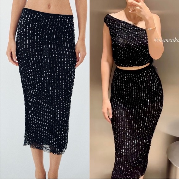 NWT ZARA 🎄holiday SEQUIN MIDI SKIRT S
Waist 12 without stretch
14 with stretch - Picture 7 of 11